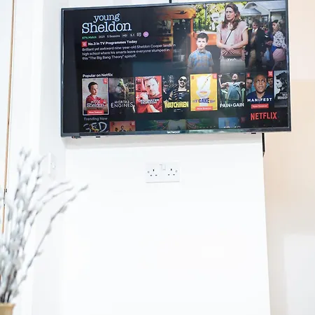 1 Bedroom Kirkstall Centre Ideal For Corporate Guests, Free Parking *