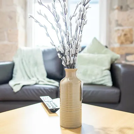 1 Bedroom Kirkstall Centre Ideal For Corporate Guests, Free Parking * 利兹