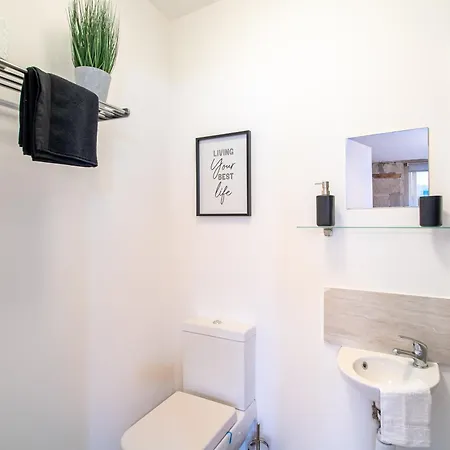 公寓 1 Bedroom Kirkstall Centre Ideal For Corporate Guests, Free Parking