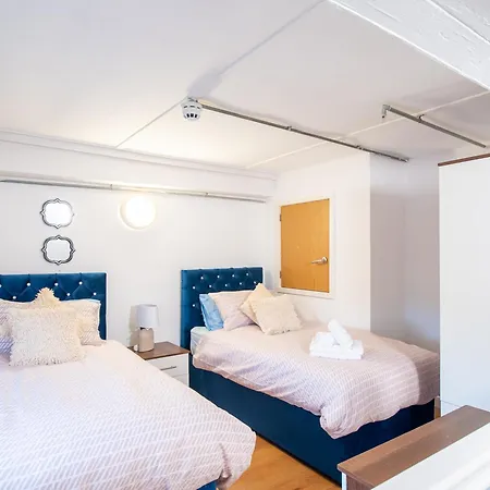 1 Bedroom Kirkstall Centre Ideal For Corporate Guests, Free Parking