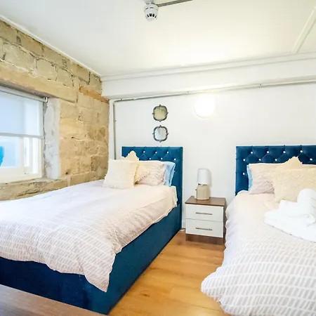 1 Bedroom Kirkstall Centre Ideal For Corporate Guests, Free Parking Апартаменты *