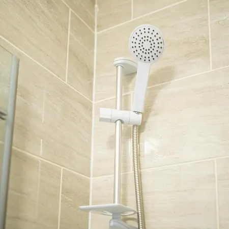 1 Bedroom Kirkstall Centre Ideal For Corporate Guests, Free Parking * 利兹