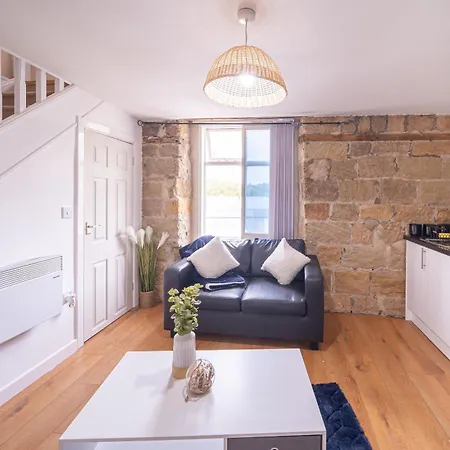 1 Bedroom Kirkstall Centre Ideal For Corporate Guests, Free Parking Apartman Leeds