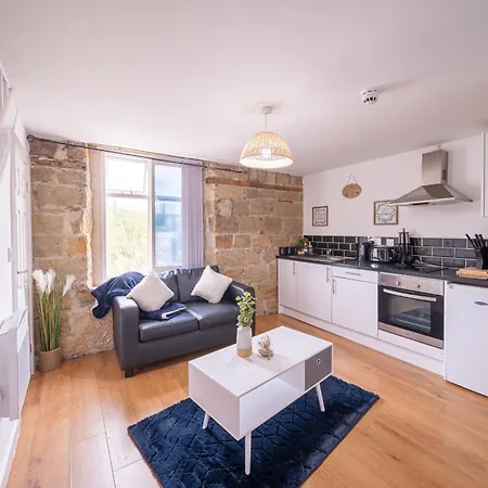1 Bedroom Kirkstall Centre Ideal For Corporate Guests, Free Parking Апартаменты