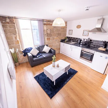 1 Bedroom Kirkstall Centre Ideal For Corporate Guests, Free Parking Апартаменты Лидс