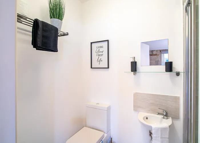 דירה 1 Bedroom Kirkstall Centre Ideal For Corporate Guests, Free Parking