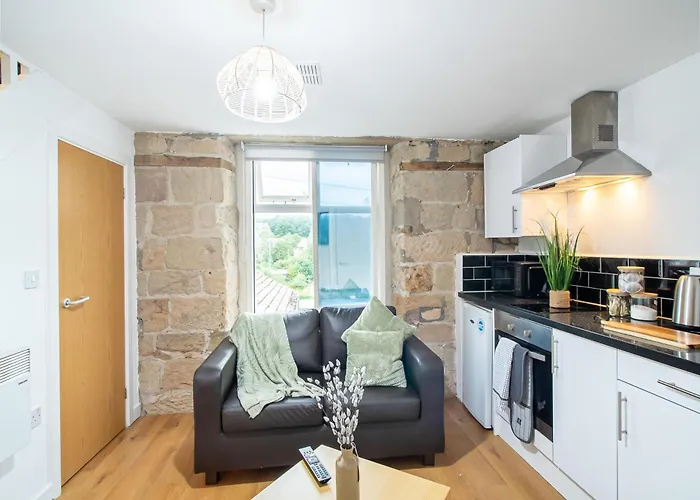 1 Bedroom Kirkstall Centre Ideal For Corporate Guests, Free Parking Apartment Leeds (West Yorkshire)