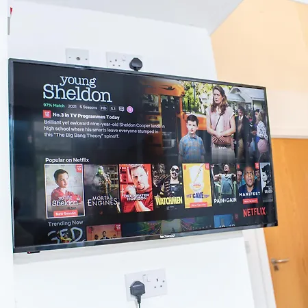 1 Bedroom Kirkstall Centre Ideal For Corporate Guests, Free Parking *