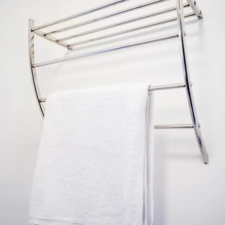 Apartment 1 Bedroom Kirkstall Centre Ideal For Corporate Guests, Free Parking *