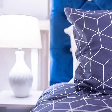 1 Bedroom Kirkstall Centre Ideal For Corporate Guests, Free Parking *